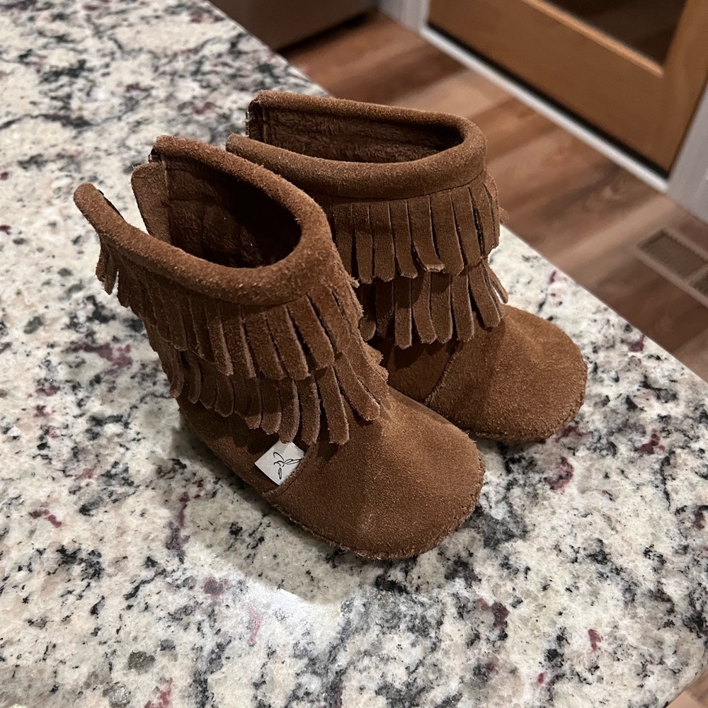 Fleece lined toddler moccasins size 4